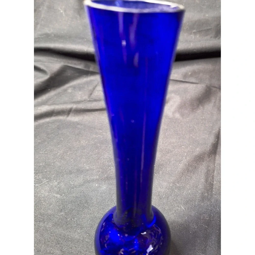 Vintage Cobalt Blue Glass Bud Vase 7‎ Inch Mid Century Modern Bulbous Base